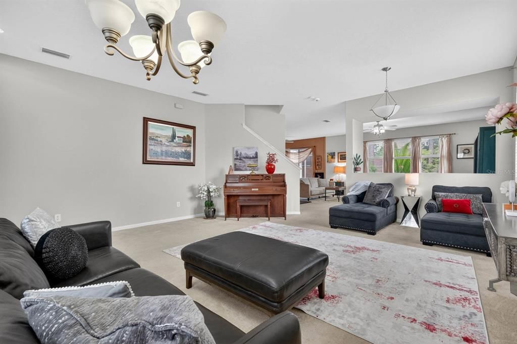For Sale: $525,000 (5 beds, 2 baths, 2880 Square Feet)