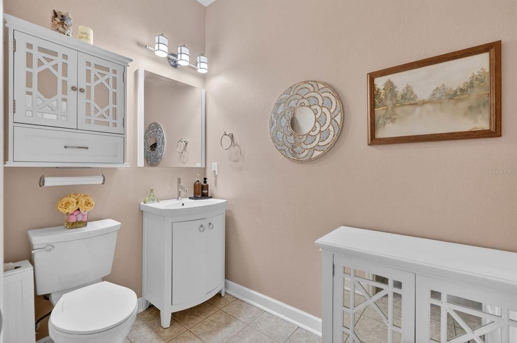 For Sale: $525,000 (5 beds, 2 baths, 2880 Square Feet)