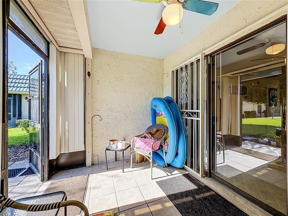 En Venta: $140,000 (2 camas, 2 baños, 942 Pies cuadrados)