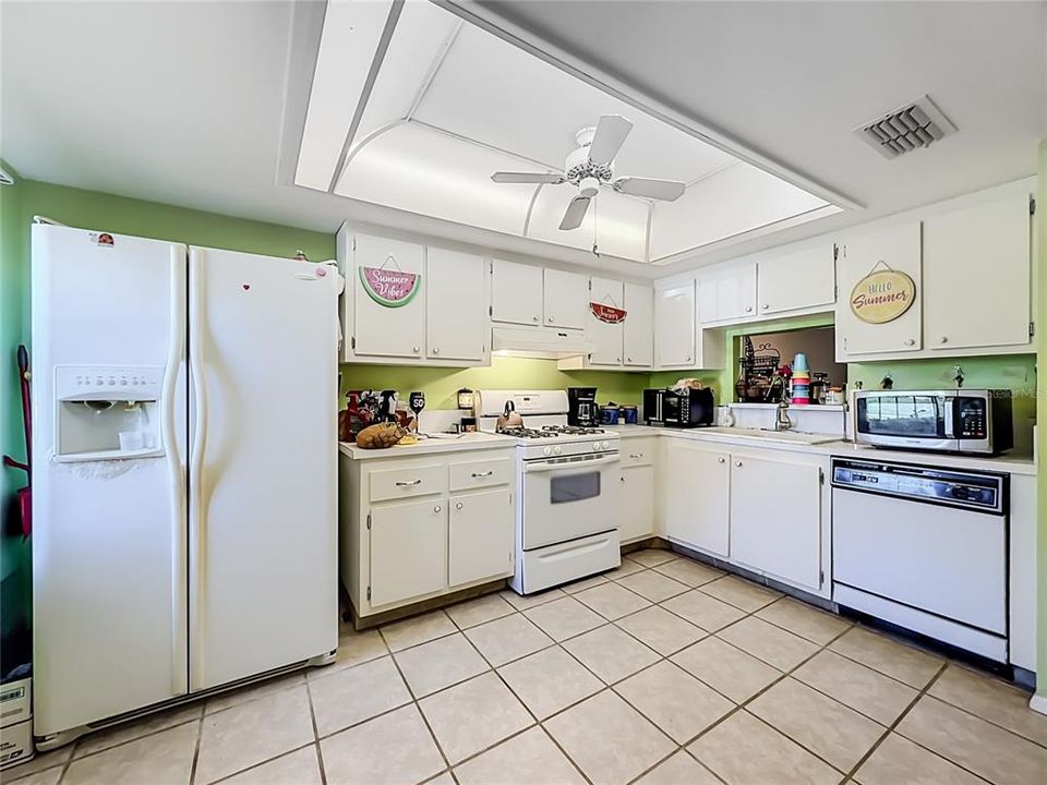 En Venta: $140,000 (2 camas, 2 baños, 942 Pies cuadrados)