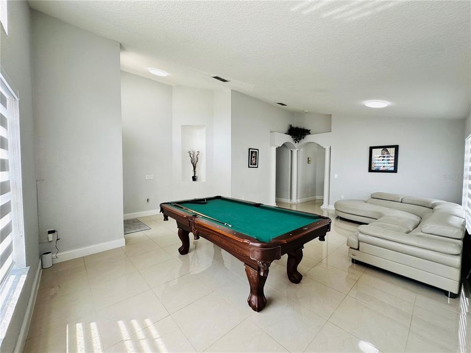 For Rent: $3,100 (4 beds, 2 baths, 2167 Square Feet)