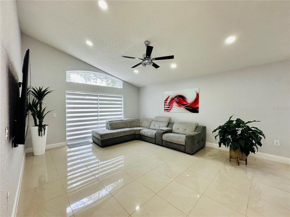 For Rent: $3,100 (4 beds, 2 baths, 2167 Square Feet)