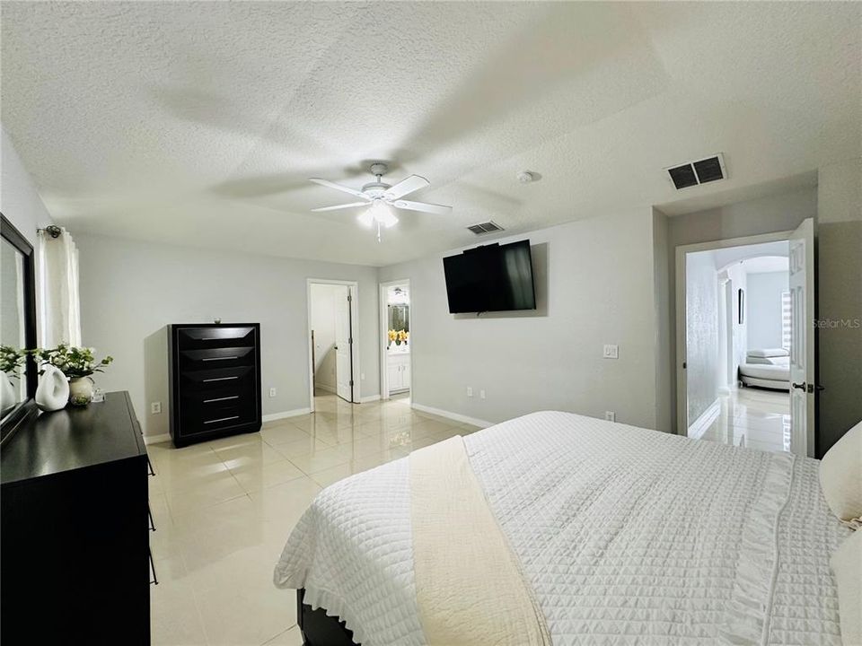 For Rent: $3,100 (4 beds, 2 baths, 2167 Square Feet)