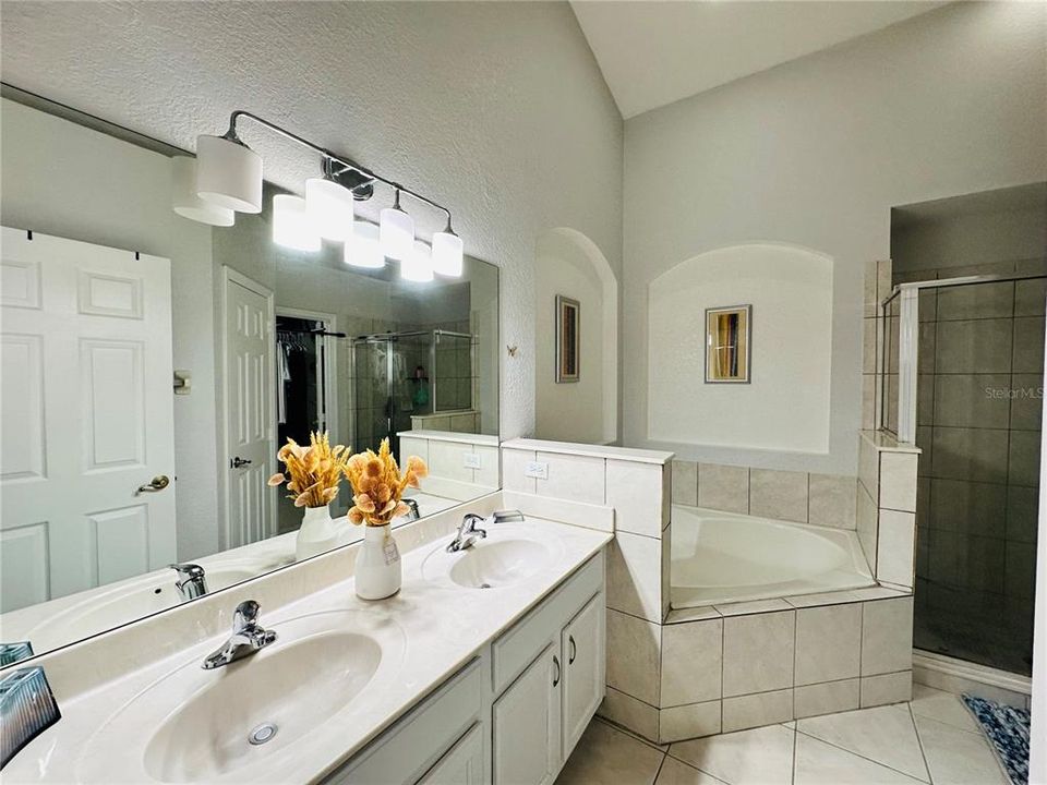 For Rent: $3,100 (4 beds, 2 baths, 2167 Square Feet)