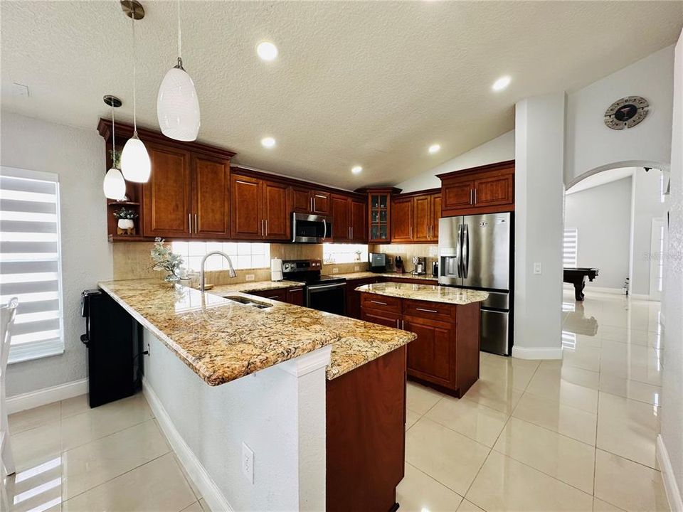 For Rent: $3,100 (4 beds, 2 baths, 2167 Square Feet)