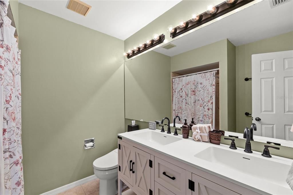 For Sale: $399,000 (3 beds, 2 baths, 1782 Square Feet)