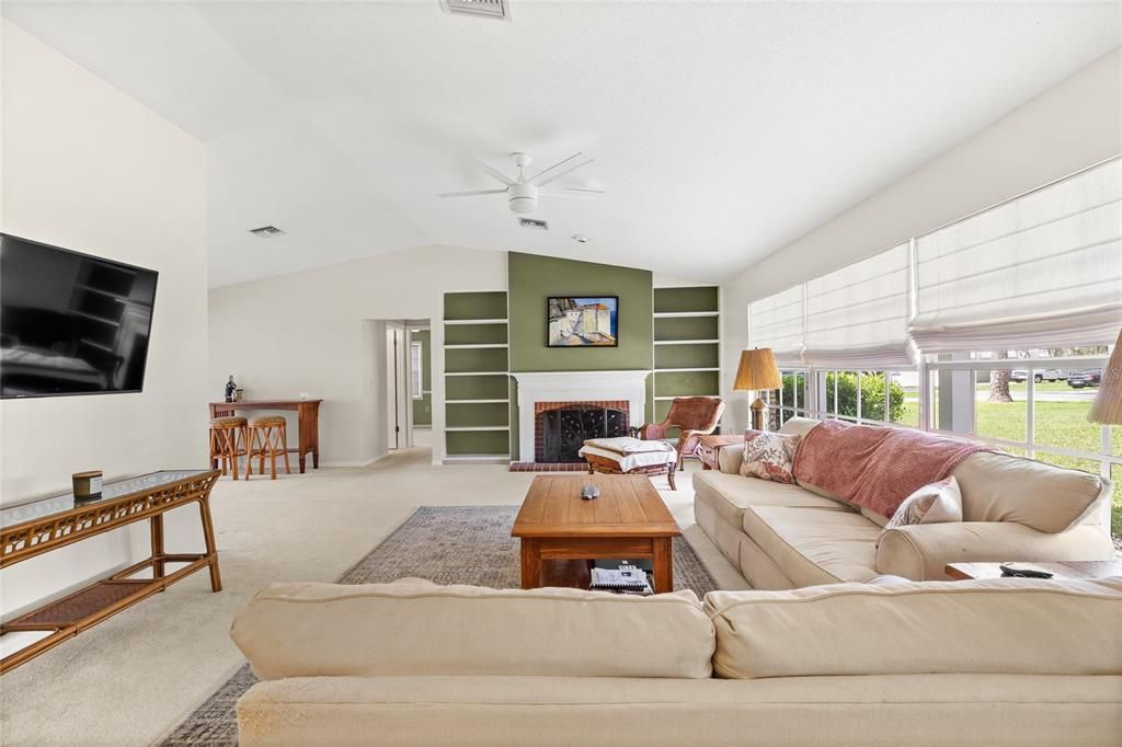 For Sale: $399,000 (3 beds, 2 baths, 1782 Square Feet)