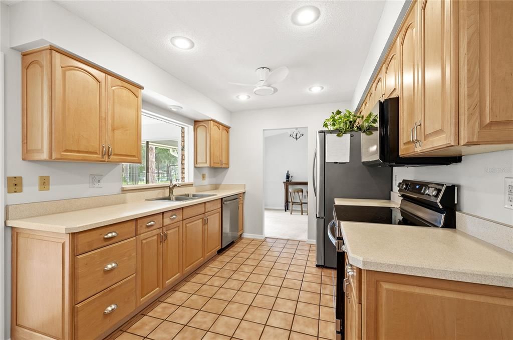 For Sale: $399,000 (3 beds, 2 baths, 1782 Square Feet)