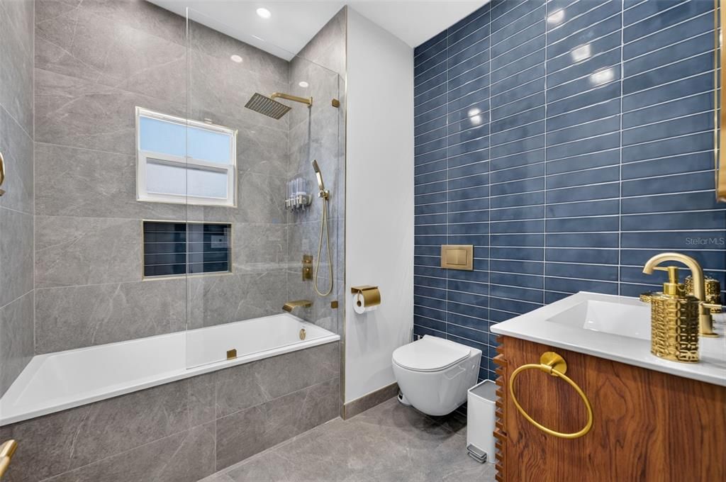 For Sale: $599,000 (3 beds, 2 baths, 1670 Square Feet)