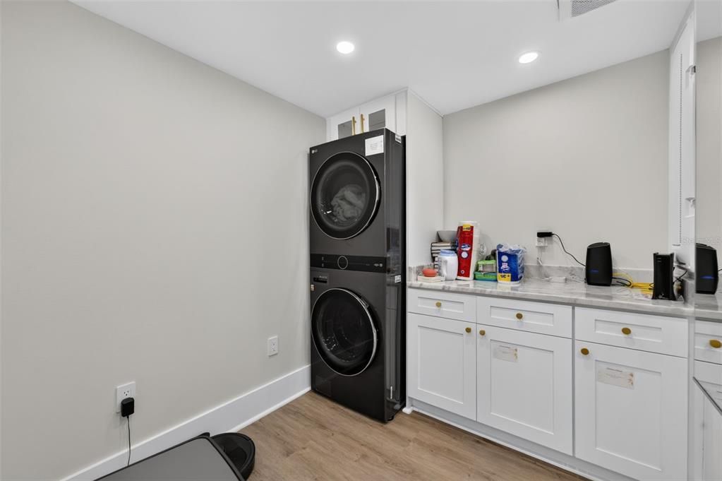 For Sale: $599,000 (3 beds, 2 baths, 1670 Square Feet)