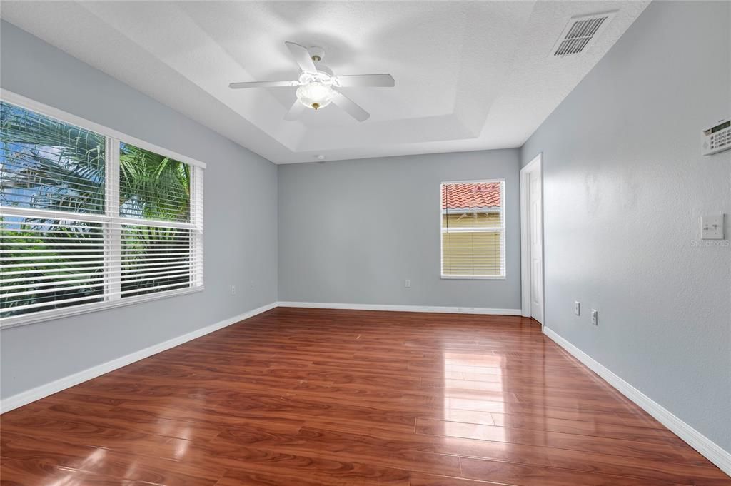 For Sale: $298,000 (3 beds, 2 baths, 1595 Square Feet)