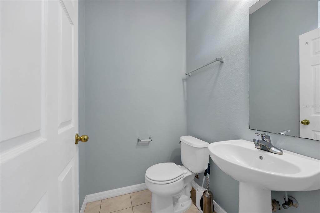 For Sale: $298,000 (3 beds, 2 baths, 1595 Square Feet)
