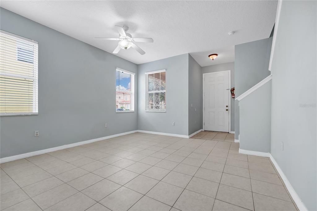 For Sale: $298,000 (3 beds, 2 baths, 1595 Square Feet)