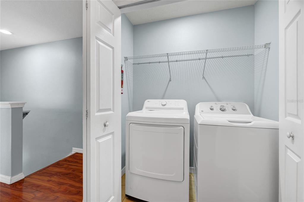 For Sale: $298,000 (3 beds, 2 baths, 1595 Square Feet)