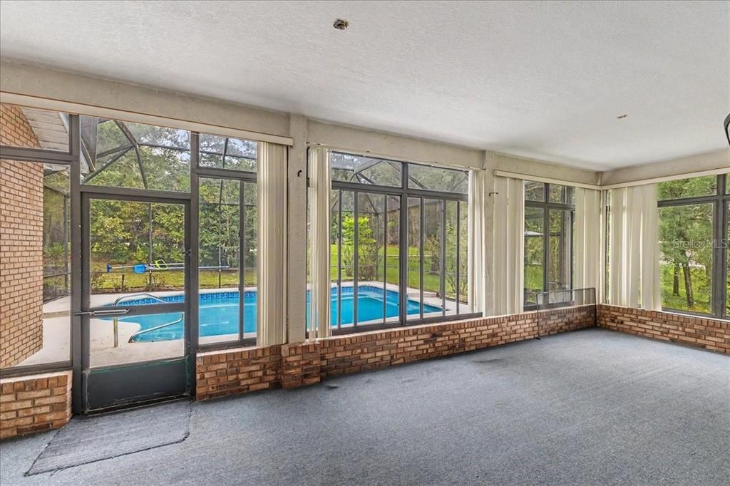 En Venta: $449,000 (3 camas, 2 baños, 2068 Pies cuadrados)