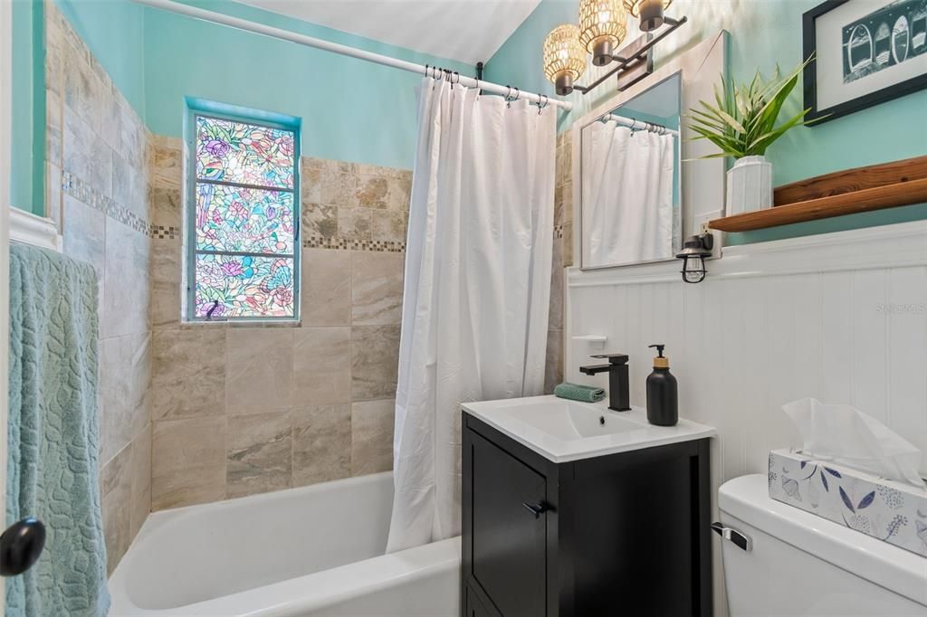 Activo con contrato: $365,000 (3 camas, 1 baños, 1080 Pies cuadrados)