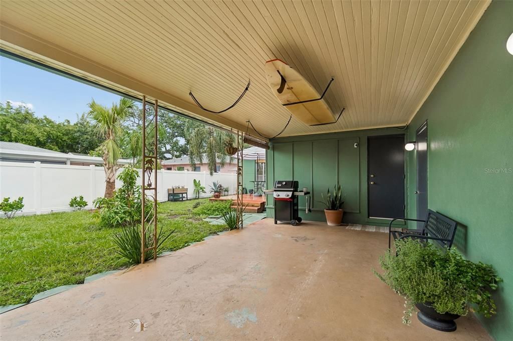 Activo con contrato: $365,000 (3 camas, 1 baños, 1080 Pies cuadrados)