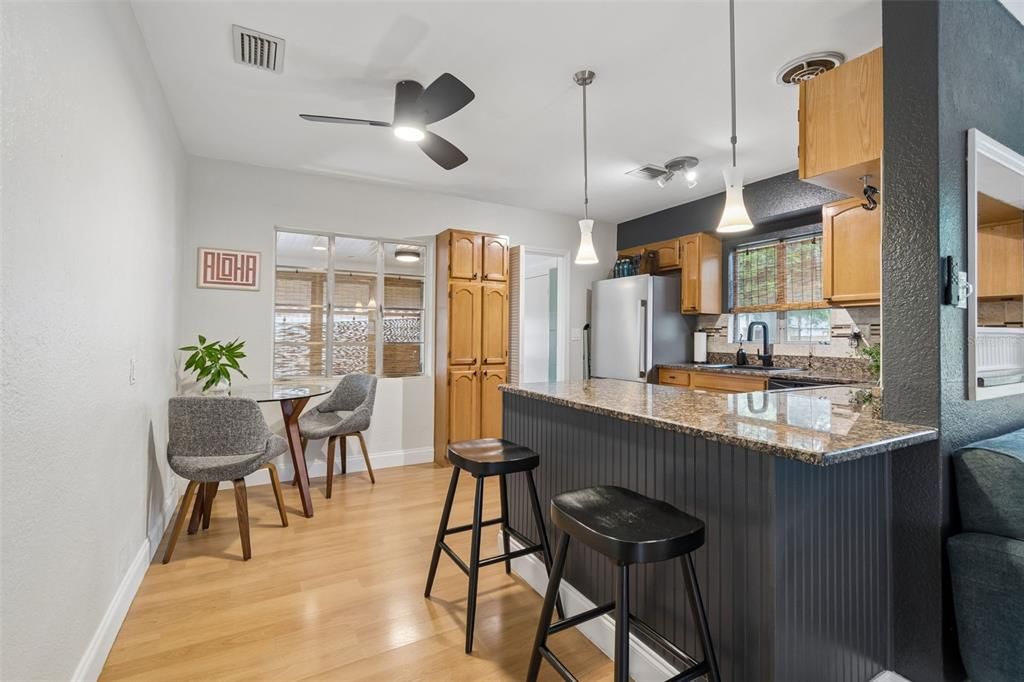 Activo con contrato: $365,000 (3 camas, 1 baños, 1080 Pies cuadrados)