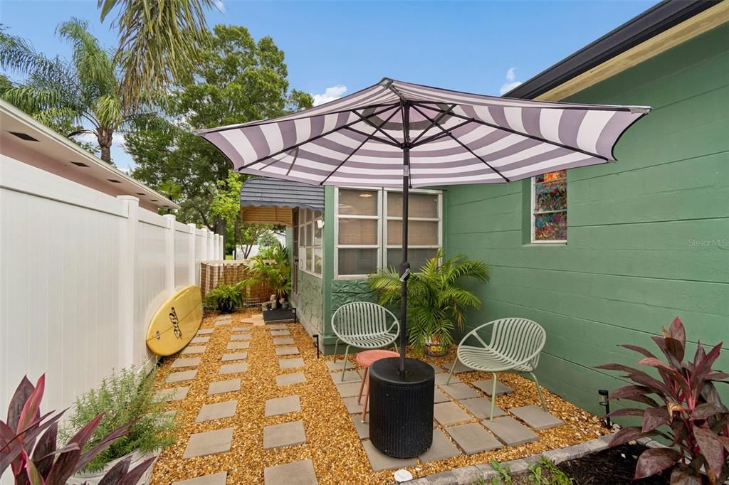 Activo con contrato: $365,000 (3 camas, 1 baños, 1080 Pies cuadrados)