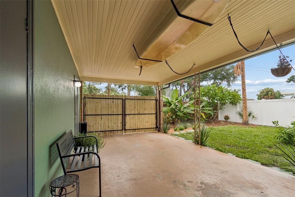 Activo con contrato: $365,000 (3 camas, 1 baños, 1080 Pies cuadrados)