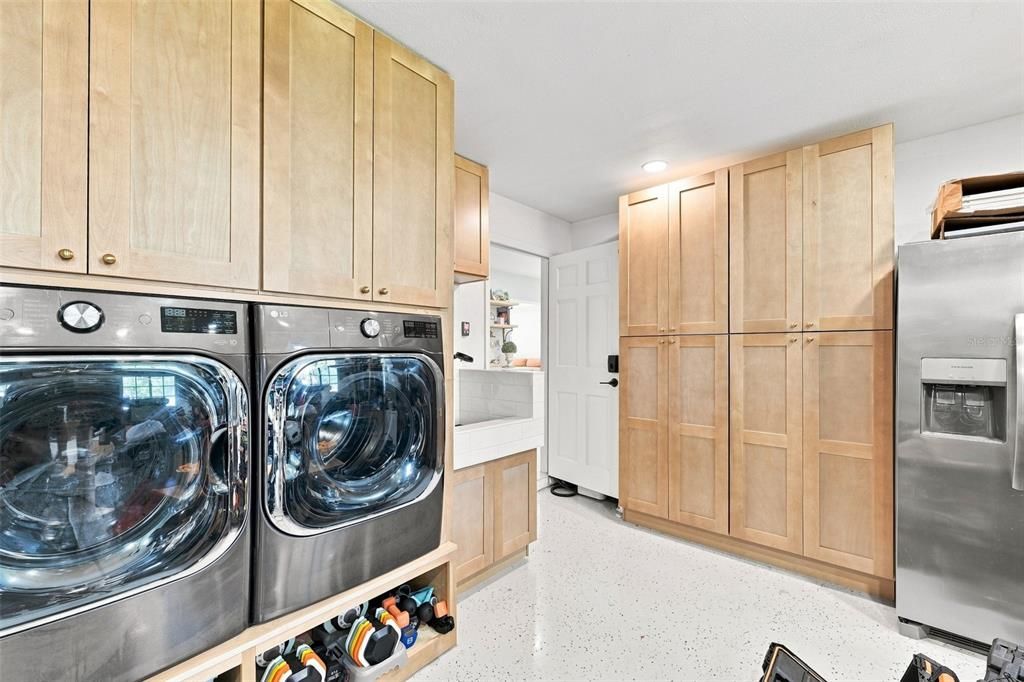 На продажу: $659,000 (4 спален, 3 ванн, 2300 Квадратных фут)