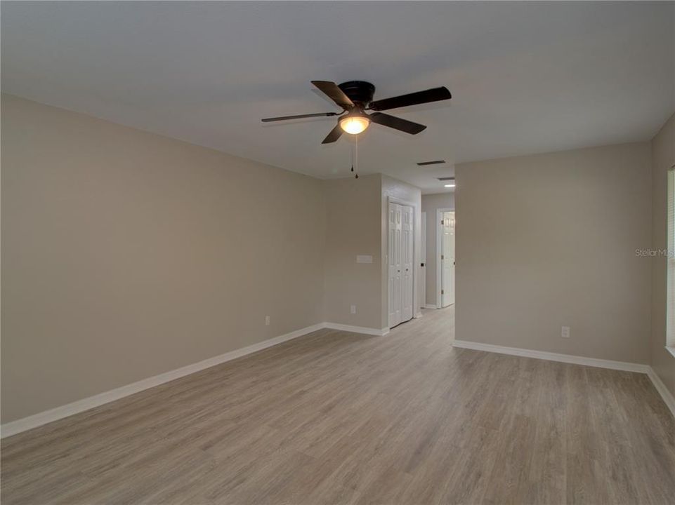 En Venta: $409,900 (3 camas, 2 baños, 2607 Pies cuadrados)