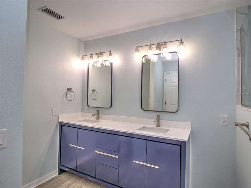 En Venta: $409,900 (3 camas, 2 baños, 2607 Pies cuadrados)