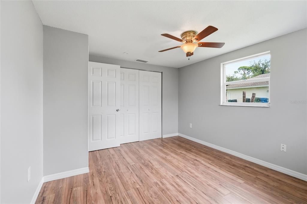 For Sale: $250,000 (2 beds, 1 baths, 1194 Square Feet)