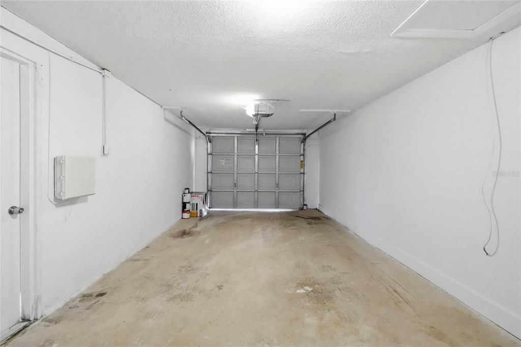 For Sale: $250,000 (2 beds, 1 baths, 1194 Square Feet)