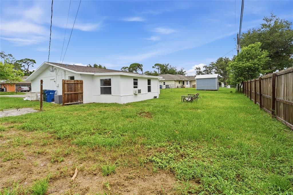 For Sale: $250,000 (2 beds, 1 baths, 1194 Square Feet)