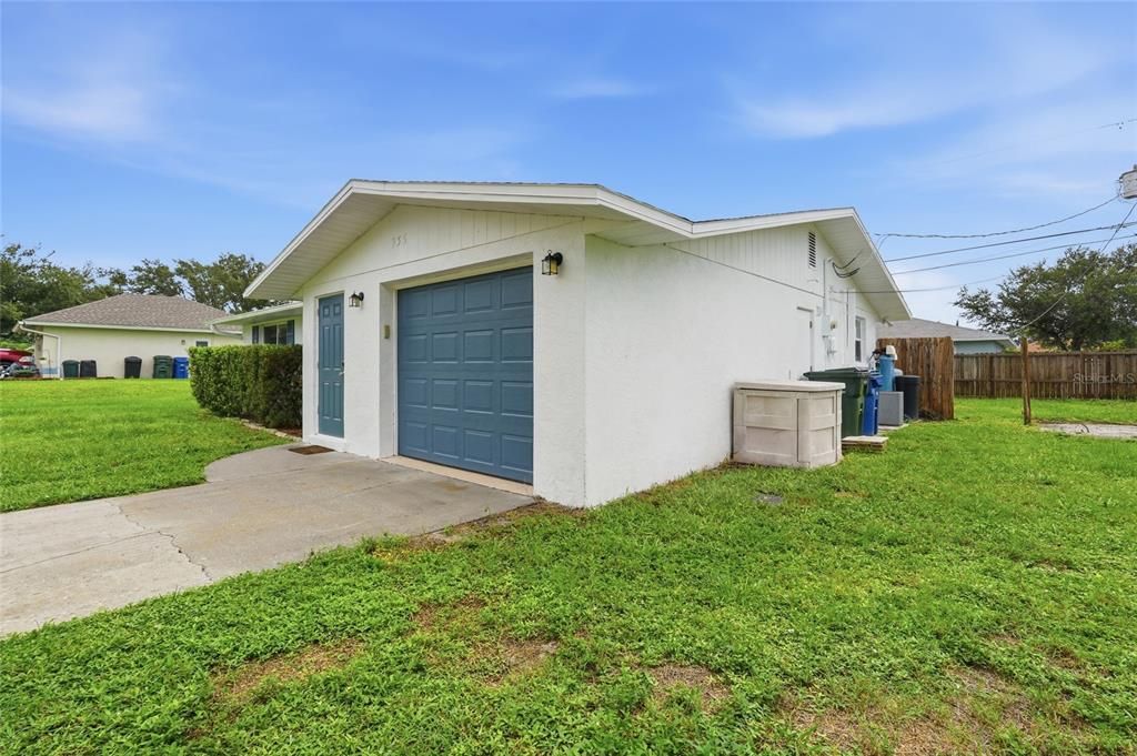For Sale: $250,000 (2 beds, 1 baths, 1194 Square Feet)
