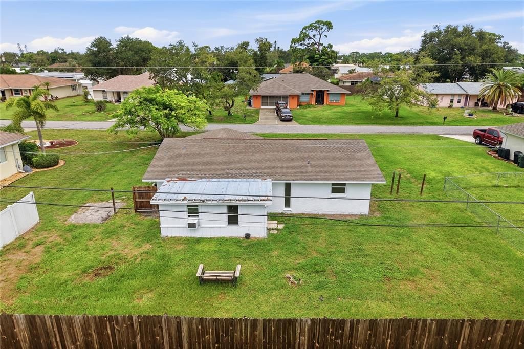 For Sale: $250,000 (2 beds, 1 baths, 1194 Square Feet)