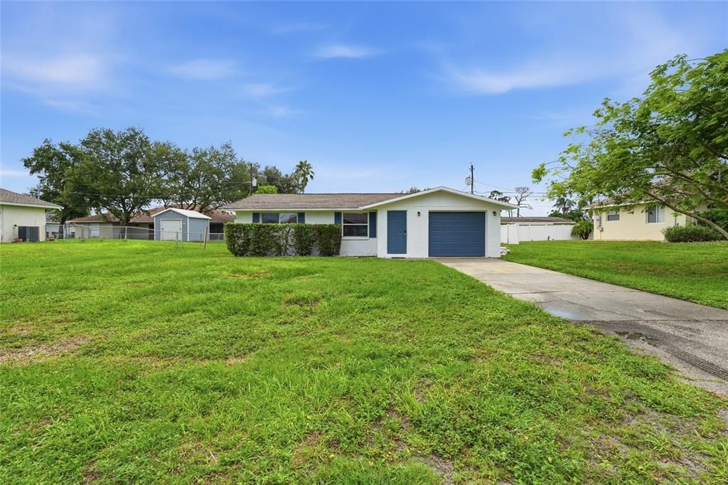 For Sale: $250,000 (2 beds, 1 baths, 1194 Square Feet)