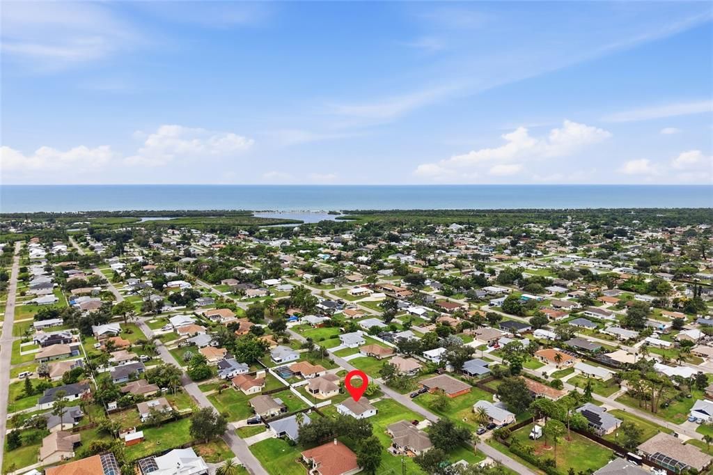 For Sale: $250,000 (2 beds, 1 baths, 1194 Square Feet)