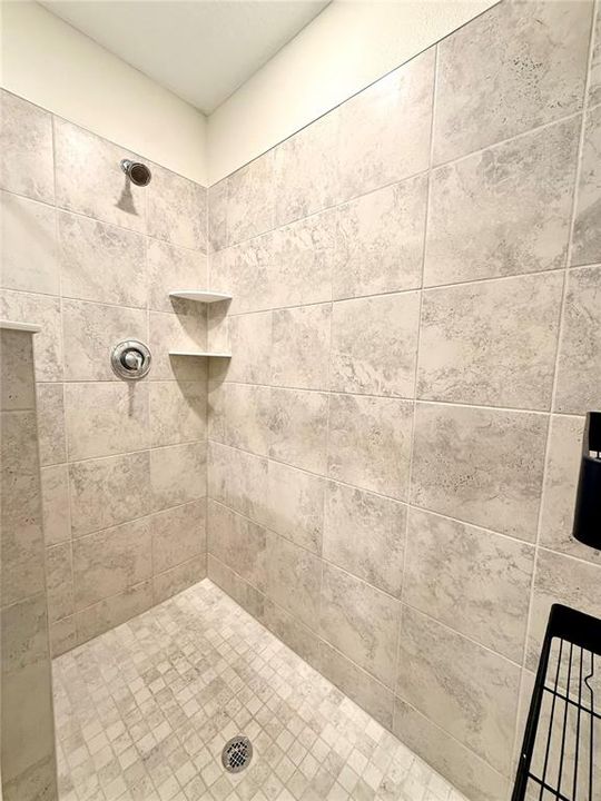 En Renta: $2,400 (4 camas, 2 baños, 1900 Pies cuadrados)