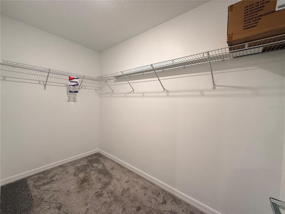 En Renta: $2,400 (4 camas, 2 baños, 1900 Pies cuadrados)