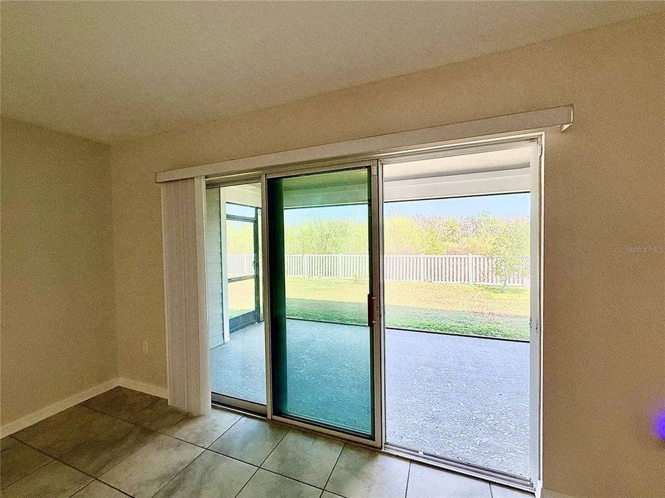En Renta: $2,400 (4 camas, 2 baños, 1900 Pies cuadrados)