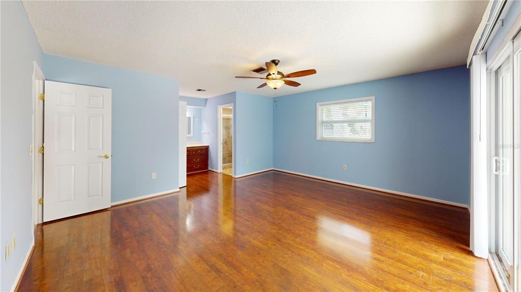 For Rent: $2,995 (3 beds, 2 baths, 1922 Square Feet)