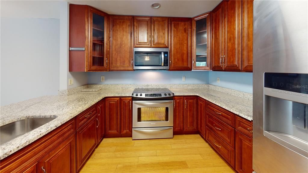 For Rent: $2,995 (3 beds, 2 baths, 1922 Square Feet)