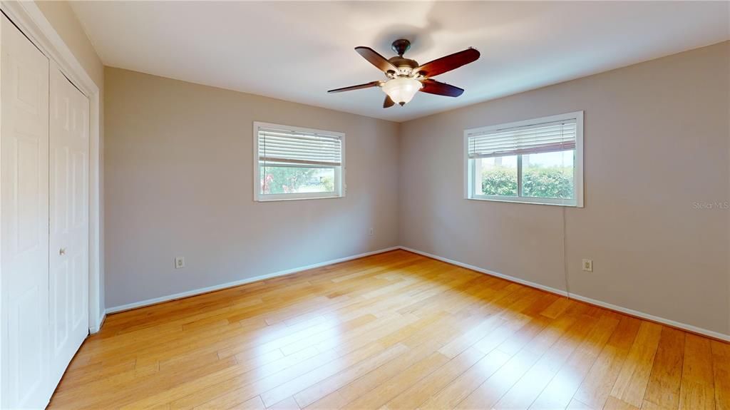 For Rent: $2,995 (3 beds, 2 baths, 1922 Square Feet)