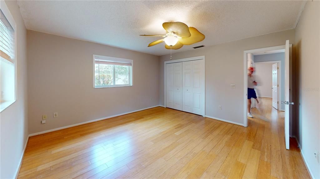 For Rent: $2,995 (3 beds, 2 baths, 1922 Square Feet)