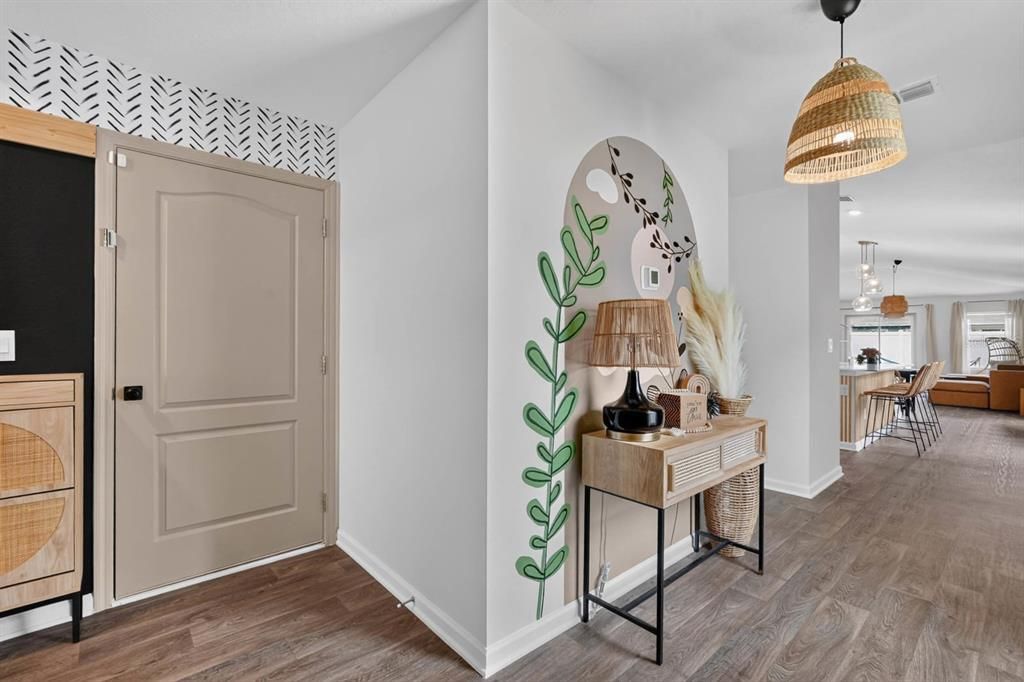 For Sale: $335,000 (3 beds, 2 baths, 1655 Square Feet)