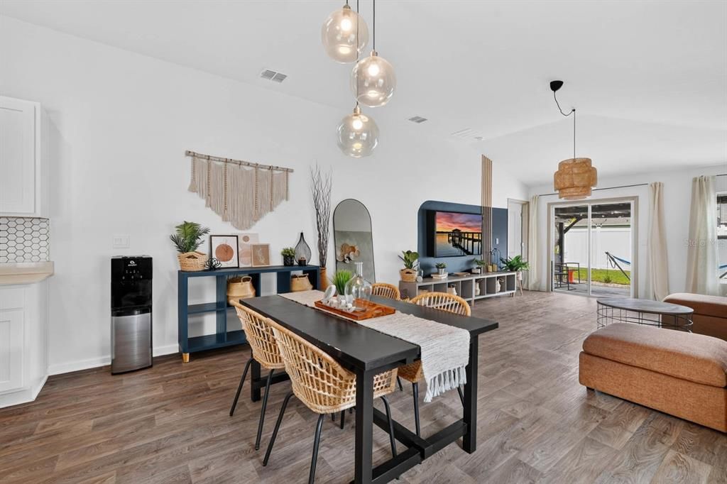For Sale: $335,000 (3 beds, 2 baths, 1655 Square Feet)