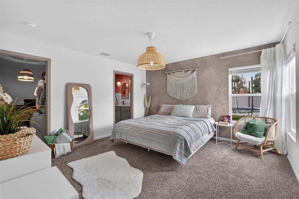 For Sale: $335,000 (3 beds, 2 baths, 1655 Square Feet)