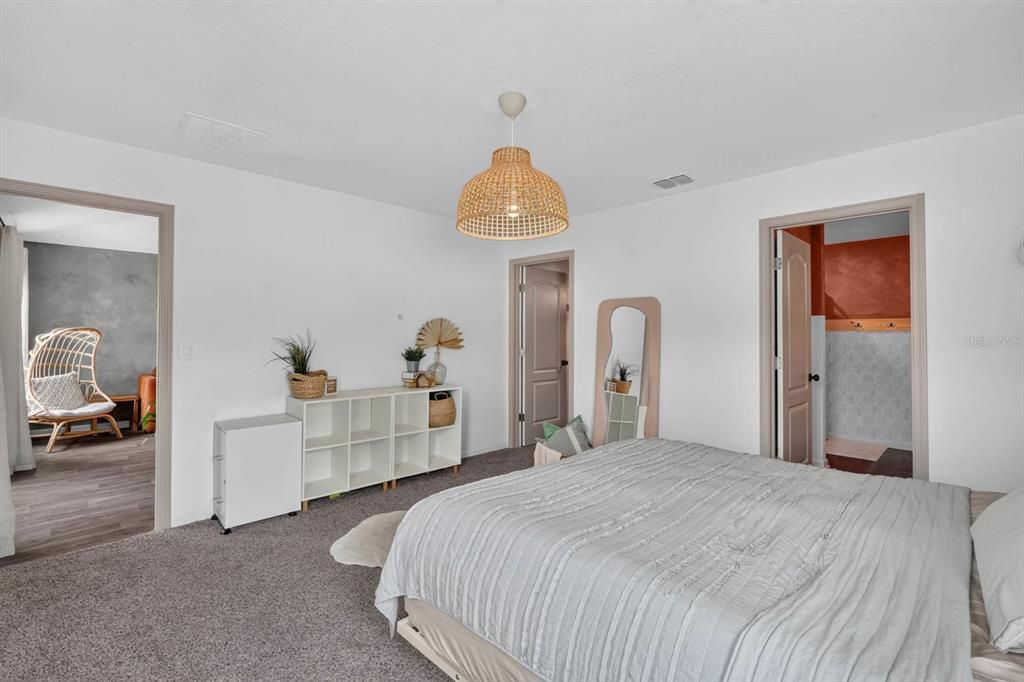 For Sale: $335,000 (3 beds, 2 baths, 1655 Square Feet)