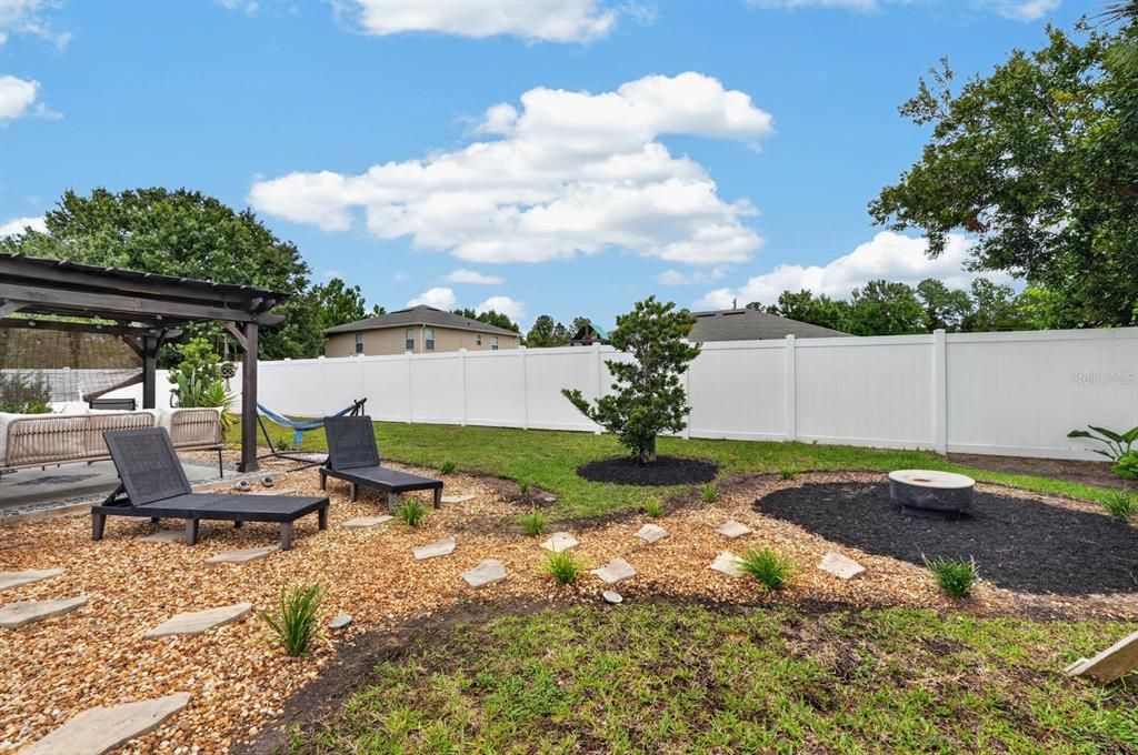 For Sale: $335,000 (3 beds, 2 baths, 1655 Square Feet)
