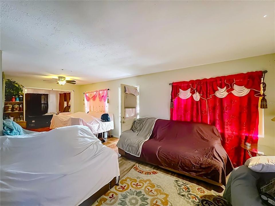 For Sale: $430,000 (5 beds, 3 baths, 2130 Square Feet)