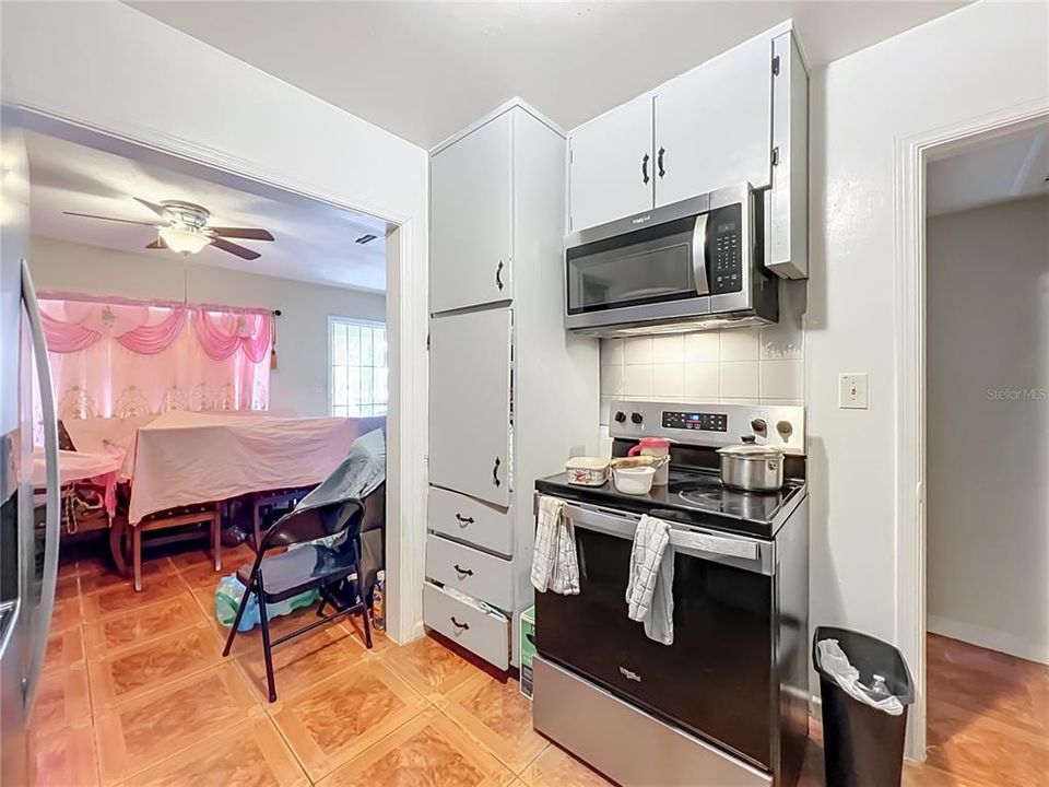 For Sale: $430,000 (5 beds, 3 baths, 2130 Square Feet)