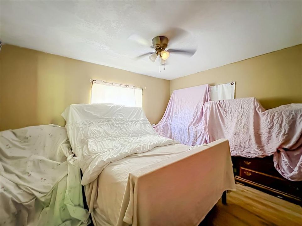 For Sale: $430,000 (5 beds, 3 baths, 2130 Square Feet)