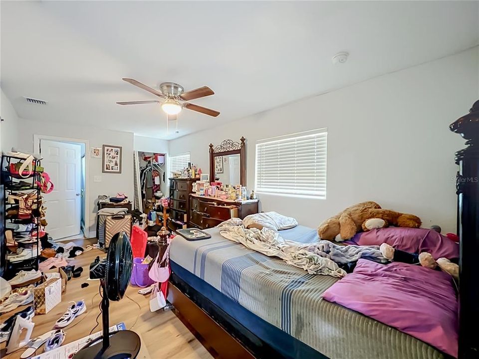For Sale: $430,000 (5 beds, 3 baths, 2130 Square Feet)